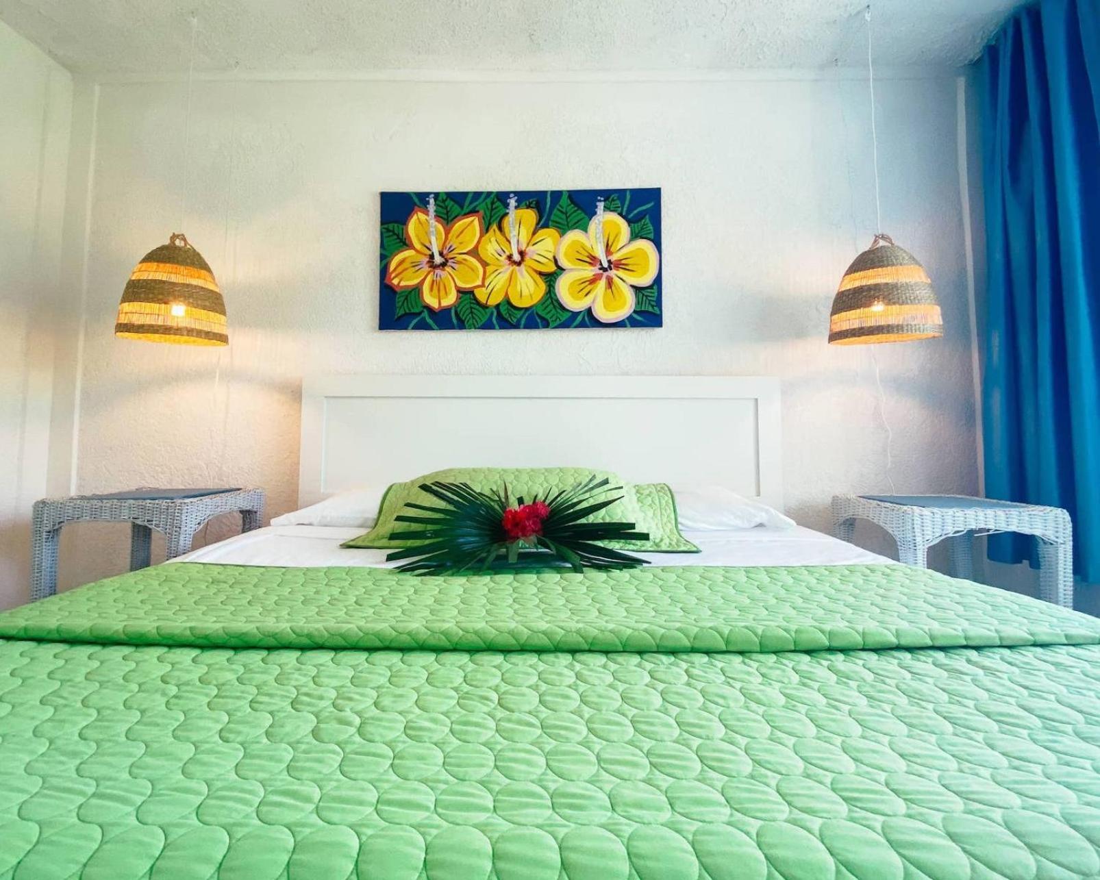 Greenwood Beach Resort Bailey Town  エクステリア 写真