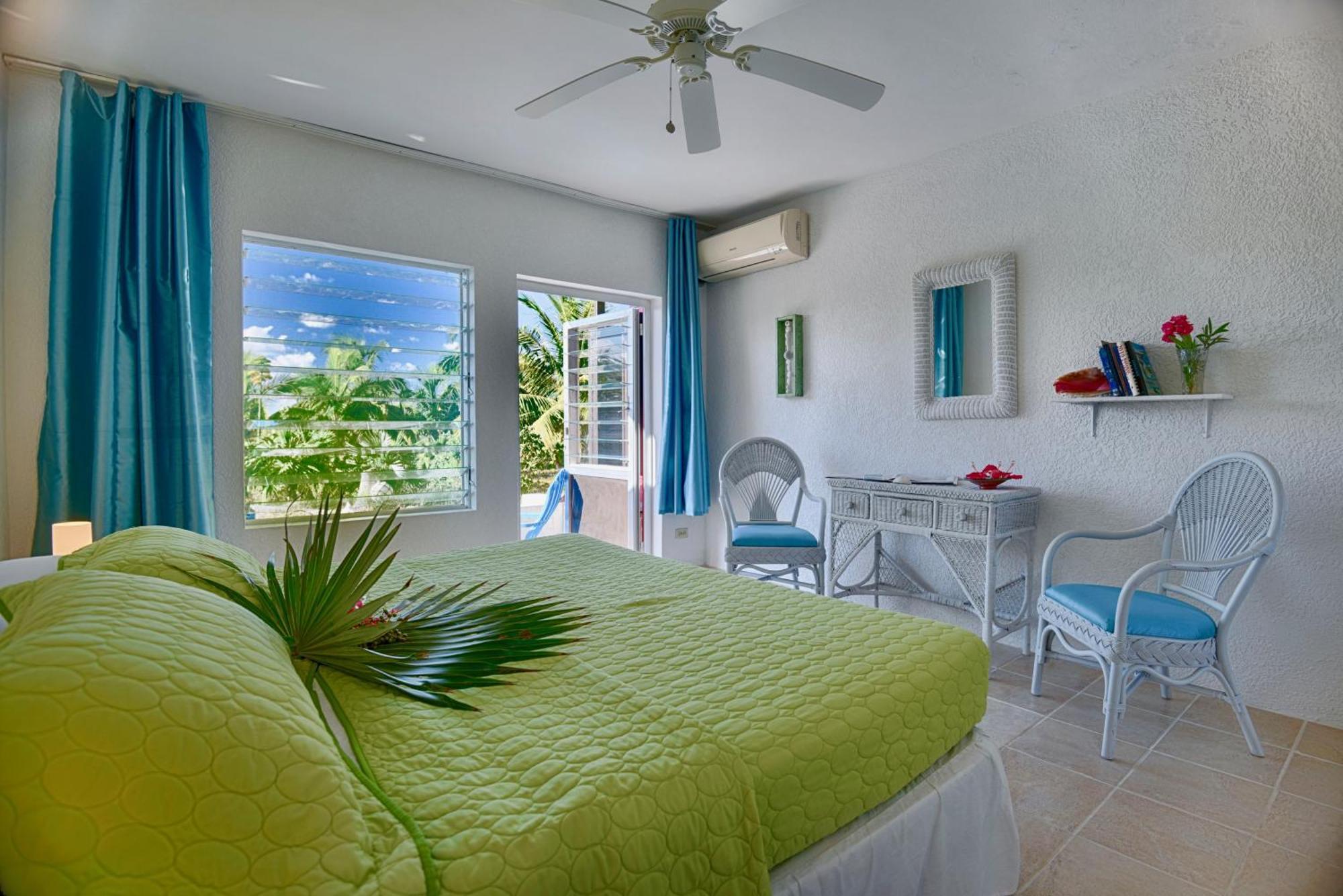 Greenwood Beach Resort Bailey Town  エクステリア 写真